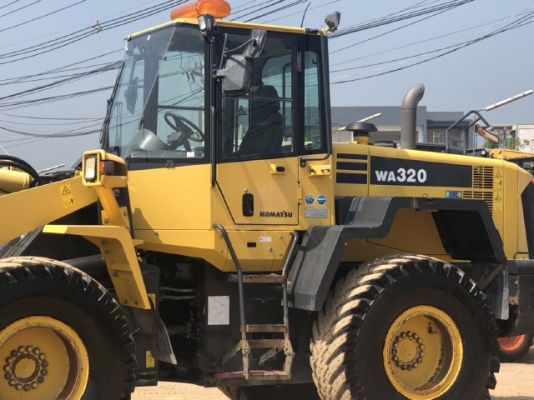 ขายรถตักล้อยาง KOMATSU WA320-6 นำเข้าเองจากญี่ปุ่น สภาพสวยพร้อมใช้งาน มีVDOการทำงานครับ