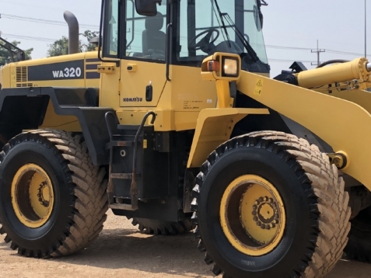 ขายรถตักล้อยาง KOMATSU WA320-6 นำเข้าเองจากญี่ปุ่น สภาพสวยพร้อมใช้งาน มีVDOการทำงานครับ
