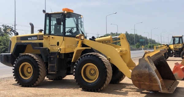 ขายรถตักล้อยาง KOMATSU WA320-6 นำเข้าเองจากญี่ปุ่น สภาพสวยพร้อมใช้งาน มีVDOการทำงานครับ