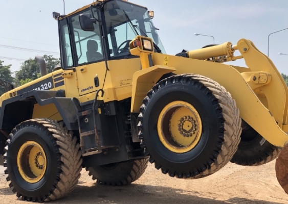 ขายรถตักล้อยาง KOMATSU WA320-6 นำเข้าเองจากญี่ปุ่น สภาพสวยพร้อมใช้งาน มีVDOการทำงานครับ