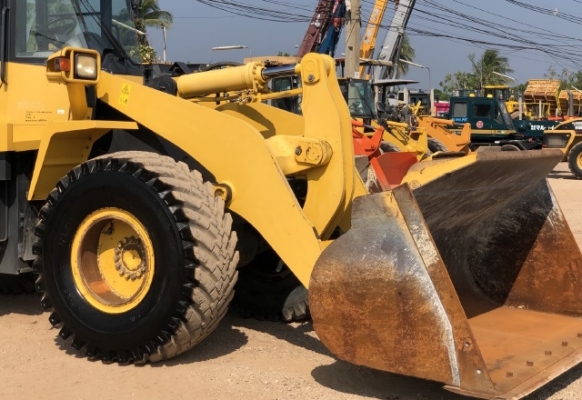 ขายรถตักล้อยาง KOMATSU WA320-6 นำเข้าเองจากญี่ปุ่น สภาพสวยพร้อมใช้งาน มีVDOการทำงานครับ