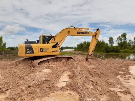 ขายKOMATSU PC200-8MO กล้องหลัง5,500ชม.ยังอยู่ในPM7000ชม.ของบริษัทเอกสารอินวอยราคา 2,100,000