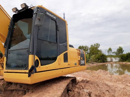 ขายKOMATSU PC200-8MO กล้องหลัง5,500ชม.ยังอยู่ในPM7000ชม.ของบริษัทเอกสารอินวอยราคา 2,100,000