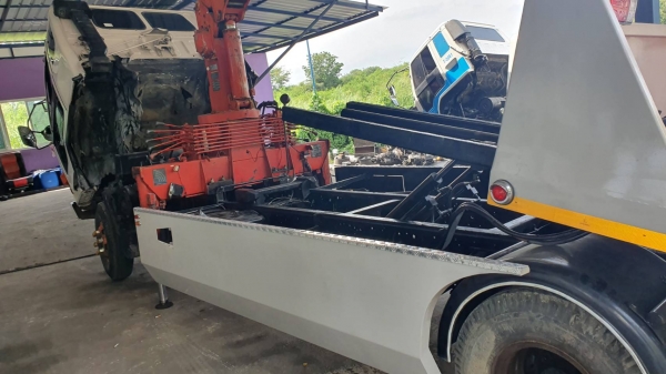 ST00022 ????????????880,000????????????รถสไลด์ต่อใหม่ ISUZU FRR195แรงม้า สไลด์ฉาก45องศา เครนUNIC3.4ต