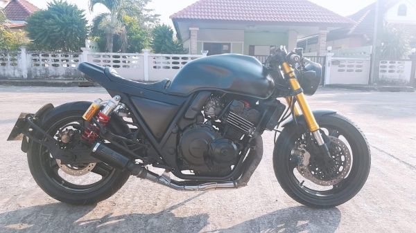 ขาย HONDA CB400 แต่ง CAFE RACER SUPER BLACK สวยๆของแต่งเต็ม เก็บงานสีใหม่ทั้งคัน ทะเบียนพร้อมโอนไม่ข