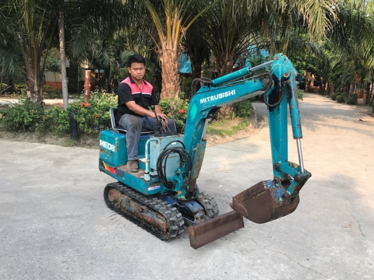 ลดกระหน่ำ ขายแบคโฮMITSUBISHI ME08 เครื่องดีเซล(ขนขึ้นกระบะได้) เดิมจากญี่ปุ่น ทำงานสมบูรณ์ทุกระบบ รับรองไม่ผิดหวัง 99,000 เท่านั้น!!