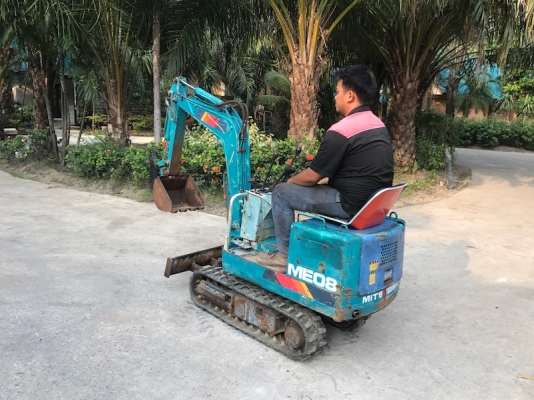 ลดกระหน่ำ ขายแบคโฮMITSUBISHI ME08 เครื่องดีเซล(ขนขึ้นกระบะได้) เดิมจากญี่ปุ่น ทำงานสมบูรณ์ทุกระบบ รับรองไม่ผิดหวัง 99,000 เท่านั้น!!