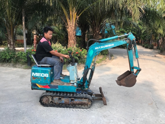 ลดกระหน่ำ ขายแบคโฮMITSUBISHI ME08 เครื่องดีเซล(ขนขึ้นกระบะได้) เดิมจากญี่ปุ่น ทำงานสมบูรณ์ทุกระบบ รับรองไม่ผิดหวัง 99,000 เท่านั้น!!
