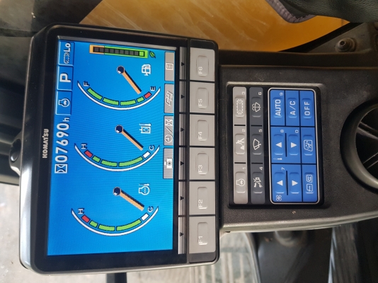 ขายKOMATSU PC200-8N1
