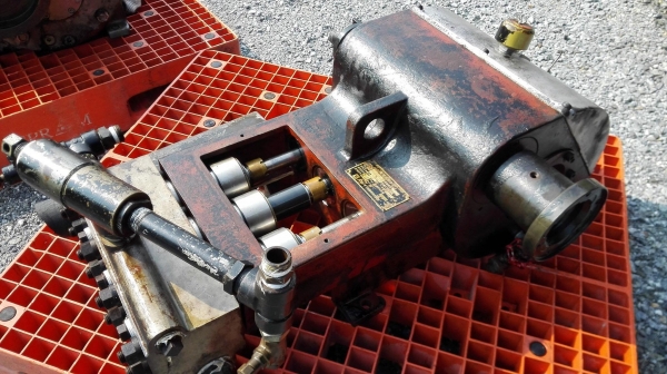 ปั้มฉีดน้ำแรงดันเก่าญี่ปุ่น WOMA GERMANY Press Max 250 bar / Q 215 L/Min ใช้กับมอเตอร์ 100-125 HP สดนอกตัดตู้จากญี่ปุ่น เข้ามา 2 ตัว สภาพสวยพร้อมใช้