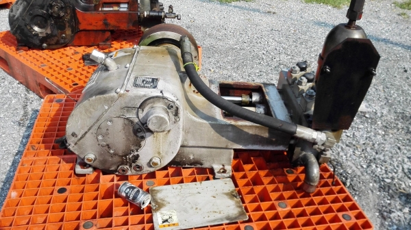 ปั้มฉีดน้ำแรงดันเก่าญี่ปุ่น WOMA GERMANY Press Max 250 bar / Q 215 L/Min ใช้กับมอเตอร์ 100-125 HP สดนอกตัดตู้จากญี่ปุ่น เข้ามา 2 ตัว สภาพสวยพร้อมใช้