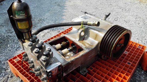 ปั้มฉีดน้ำแรงดันเก่าญี่ปุ่น WOMA GERMANY Press Max 250 bar / Q 215 L/Min ใช้กับมอเตอร์ 100-125 HP สดนอกตัดตู้จากญี่ปุ่น เข้ามา 2 ตัว สภาพสวยพร้อมใช้