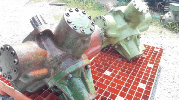 ปั้มห้าดาวญี่ปุ่นคาวาซากิ KAWASAKI STAFFA MOTOR เบอร์ 9 สภาพสวยสดแน่น เข้าใหม่ 2 ตัว พร้อมใช้งาน