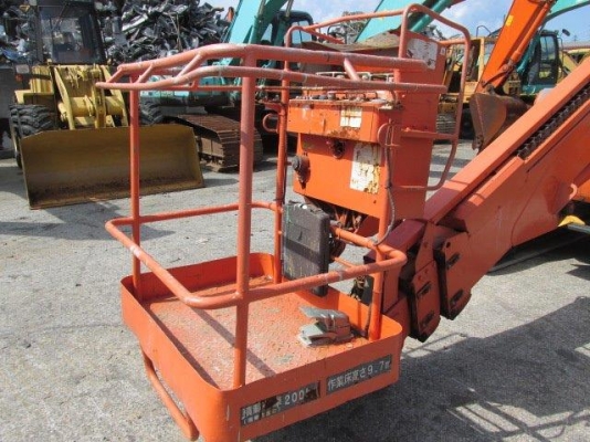 รถกระเช้า HX99B-2 ปี2005  6023ชม.นำเข้าตรงจากญี่ปุ่นครับ