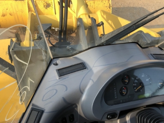 ขายรถตักล้อยาง KOMATSU WA100-7 ปี 2014 นำเข้าเองจากญี่ปุ่น สภาพสวยพร้อมใช้งาน มีVDOการทำงานครับ ขายรถตักล้อยาง KOMATSU WA100-7 ปี 2014 นำเข้าเองจากญี่ปุ่น สภาพสวยพร้อมใช้งาน มีVDOการทำงานครับ