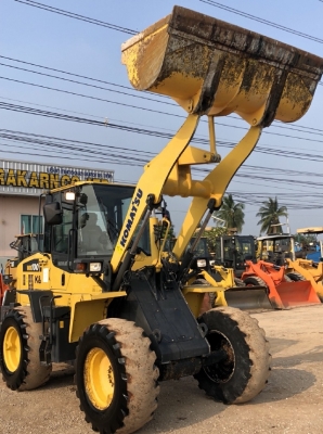 ขายรถตักล้อยาง KOMATSU WA100-7 ปี 2014 นำเข้าเองจากญี่ปุ่น สภาพสวยพร้อมใช้งาน มีVDOการทำงานครับ ขายรถตักล้อยาง KOMATSU WA100-7 ปี 2014 นำเข้าเองจากญี่ปุ่น สภาพสวยพร้อมใช้งาน มีVDOการทำงานครับ