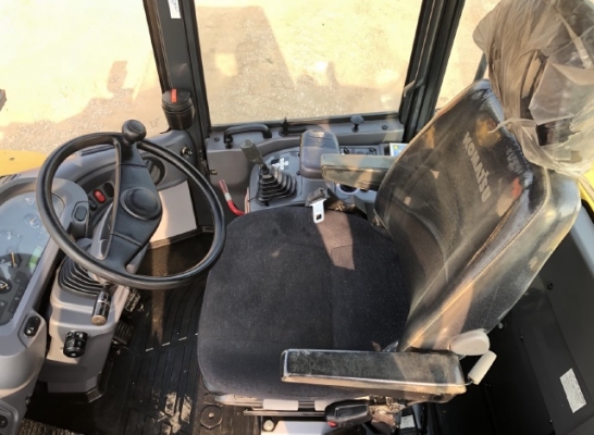 ขายรถตักล้อยาง KOMATSU WA100-7 ปี 2014 นำเข้าเองจากญี่ปุ่น สภาพสวยพร้อมใช้งาน มีVDOการทำงานครับ ขายรถตักล้อยาง KOMATSU WA100-7 ปี 2014 นำเข้าเองจากญี่ปุ่น สภาพสวยพร้อมใช้งาน มีVDOการทำงานครับ