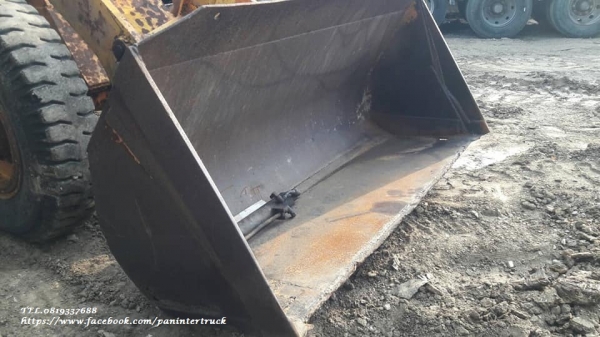 สินค้าเก่านอก ขายถูกด่วนๆ รถตักล้อยาง KOMATSU JH30B ขับเคลื่อน 2 เพลา / เลี้ยวล้อ /เครื่องยนต์ISUZU DA220 , 4สูบ