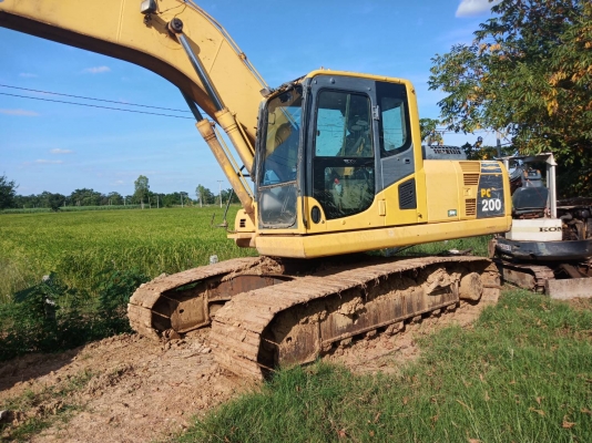 ขาย KOMATSU 200-8 ทำงาน 14,XXX ชม  รถพร้อมใช้
