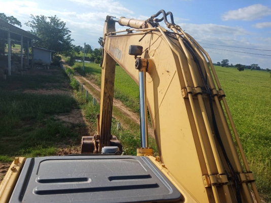 ขาย KOMATSU 200-8 ทำงาน 14,XXX ชม  รถพร้อมใช้