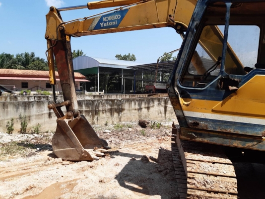 KOBELCO SK 03 ขนาดเท่า 60 หัวคีปพร้อมบุ้งกี๋ ราคา 250000 KOBELCO SK 03 ขนาดเท่า 60 หัวคีปพร้อมบุ้งกี๋ ราคา 250000