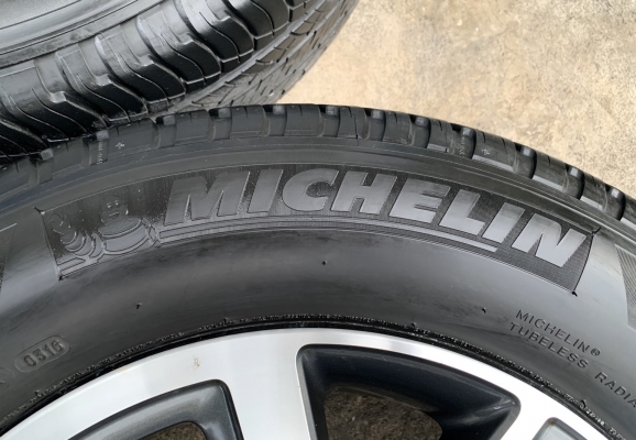 ล้อแม็ก Toyota New Fortuner ขอบ 18 พร้อมยาง 265-60-18 Michelin ปี 16