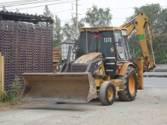 หน้าตักหลังขุด Catterpillar 424D ตู้เก๋งแอร์ เล่มทะเบียน พร้อมใช้ หน้าตักหลังขุด Catterpillar 424D ตู้เก๋งแอร์ เล่มทะเบียน พร้อมใช้