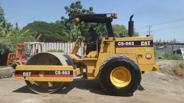 รถบดสั่นเสทือนขนาด10ตัน CATTERPILLAR CAT CS563-2เพลาเปลือกเดียว เล่มทะเบียน พร้อมใช้