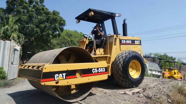 รถบดสั่นเสทือนขนาด10ตัน CATTERPILLAR CAT CS563-2เพลาเปลือกเดียว เล่มทะเบียน พร้อมใช้ รถบดสั่นเสทือนขนาด10ตัน CATTERPILLAR CAT CS563-2เพลาเปลือกเดียว เล่มทะเบียน พร้อมใช้