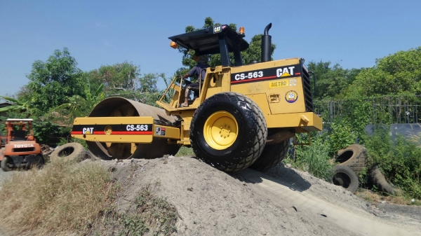 รถบดสั่นเสทือนขนาด10ตัน CATTERPILLAR CAT CS563-2เพลาเปลือกเดียว เล่มทะเบียน พร้อมใช้ รถบดสั่นเสทือนขนาด10ตัน CATTERPILLAR CAT CS563-2เพลาเปลือกเดียว เล่มทะเบียน พร้อมใช้