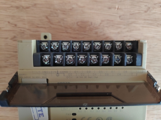 PLC OMRON