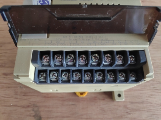 PLC OMRON