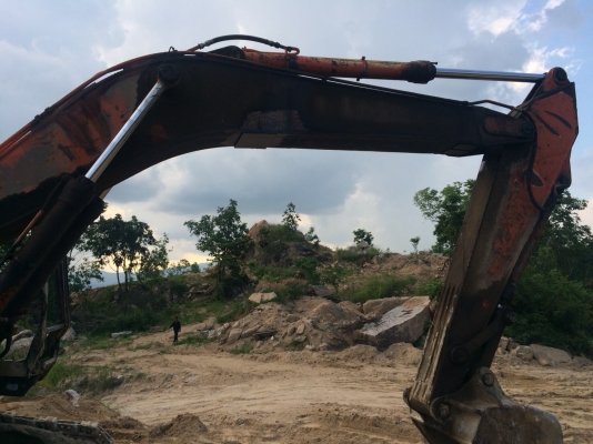 ขายHITACHI EX300 เครื่องดีเอวแน่นแต่โซ่เป็นเล็บขบทำงานได้ราคาตัด 300,000 ขายHITACHI EX300 เครื่องดีเอวแน่นแต่โซ่เป็นเล็บขบทำงานได้ราคาตัด 300,000