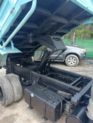 ขายรถบรรทุก6ล้อดั้มพ์ISUZU NKR88แรงม้าสภาพสวยราคา 190,000