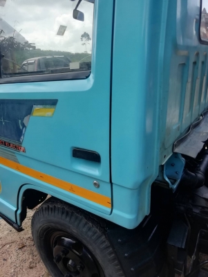 ขายรถบรรทุก6ล้อดั้มพ์ISUZU NKR88แรงม้าสภาพสวยราคา 190,000 ขายรถบรรทุก6ล้อดั้มพ์ISUZU NKR88แรงม้าสภาพสวยราคา 190,000