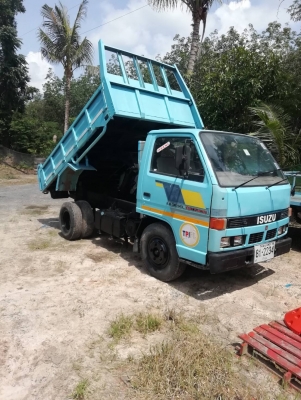 ขายรถบรรทุก6ล้อดั้มพ์ISUZU NKR88แรงม้าสภาพสวยราคา 190,000