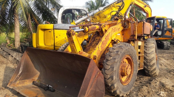 ขายรถตักKOMATSU - JH30 เครื่องยนต์ISUZU- DA120 รถเดิมๆเก่านอก ใช้งานได้ปกติ ขับวิ่งสบาย ได้ขายตามสภาพ ราคา 265,000 บาท สนใจติดต่อ @Line/โทร. 089-2619445 <หจก.ลานนาอินเตอร์แทรค>