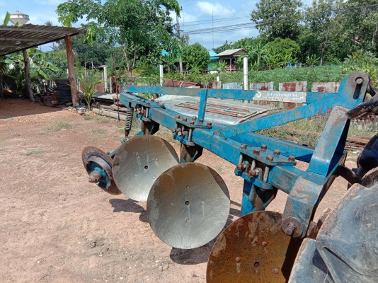 ขาย28500หางสามใบ26ของรถไถใหญ่สนใจโทร081-0118032ต้นส่งได้คัฟ