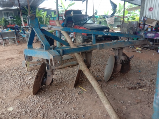 ขาย28500หางสามใบ26ของรถไถใหญ่สนใจโทร081-0118032ต้นส่งได้คัฟ