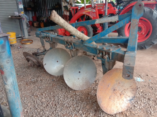 ขาย28500หางสามใบ26ของรถไถใหญ่สนใจโทร081-0118032ต้นส่งได้คัฟ