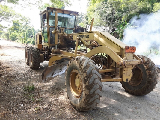 ขาย 1,980,000 รถเกรด CAT 140 G 5 MD เล่มทะเบียน เครื่องดี เอวแน่น ยางดี ระบบไฮดอร์ลิคสมบูนร์ รถสวยพร้อมใช้ รถอยู่ ตาก 090-772-3710 090-772-3708