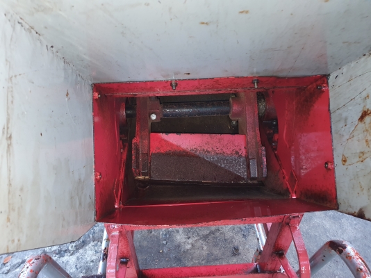 ใหญ่ๆๆๆ เครื่องสับกิ่งไม้ ใหญ่ๆๆๆ เครื่องสับกิ่งไม้