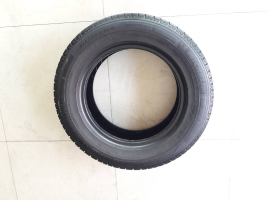 ยาง215/65/16  ปี18/2 17/2 MICHELIN AGILIS  4 เส้น