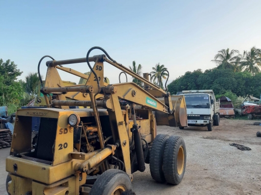 ขาย 58.000บาท รถตักโคมัสซุ SD-20 เครื่องเกียร์ เบรคดี พร้อมใช้งาน