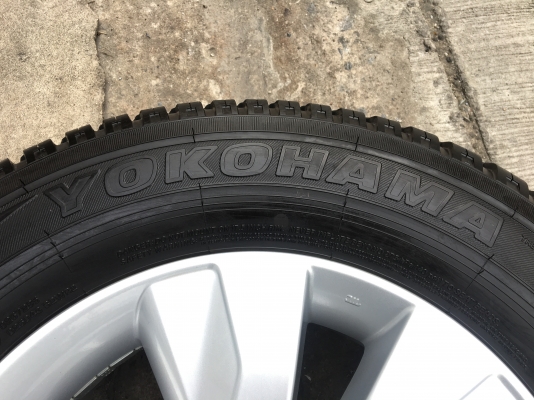ล้อแม็ก Toyota Revo ขอบ 17 พร้อมยาง 265-65-17 Yokohama ปลายปี 15 สภาพสวย
