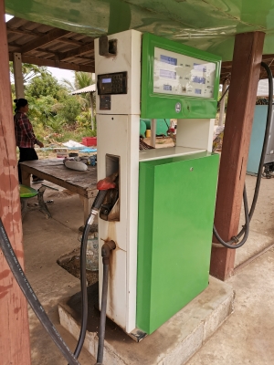 ถังน้ำมัน3000ลิตรกับ400ลิตรพร้อมตู้จ่ายน้ำมันดิจิตอล2ปั้ม2สายจ่าย ถังน้ำมัน3000ลิตรกับ400ลิตรพร้อมตู้จ่ายน้ำมันดิจิตอล2ปั้ม2สายจ่าย