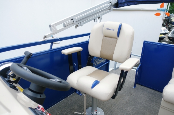 2016 BENTLEY Pontoon 14 ฟุต