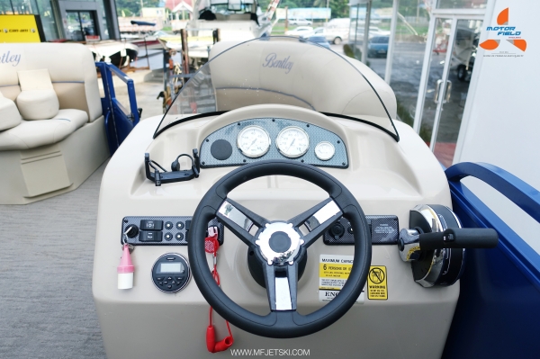 2016 BENTLEY Pontoon 14 ฟุต
