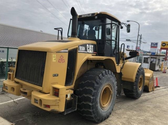 ขายรถตักล้อยาง CAT 950H ปี 2012 นำเข้าเองจากญี่ปุ่น สภาพสวยพร้อมใช้งาน ถึงเร็วๆนี้ครับ