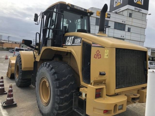 ขายรถตักล้อยาง CAT 950H ปี 2012 นำเข้าเองจากญี่ปุ่น สภาพสวยพร้อมใช้งาน ถึงเร็วๆนี้ครับ